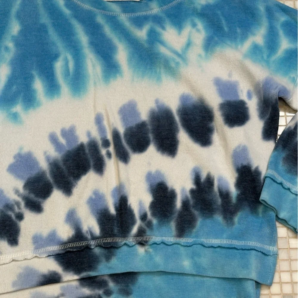 Vintage Havana Blue and White Tie-Dye Girls Sweatshirt